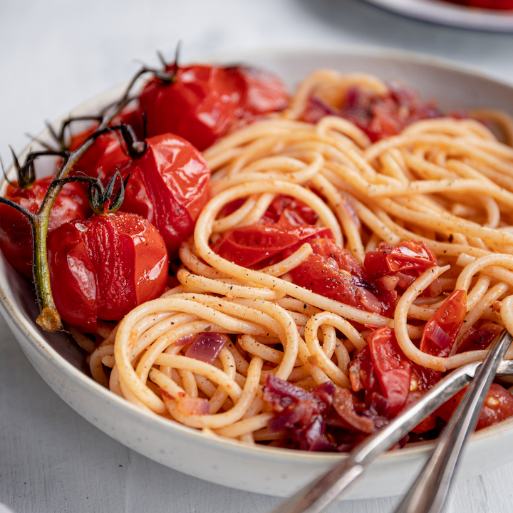 Easy Pasta with Cherry Tomato Sauce - Spoonful of Kindness