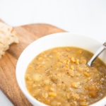 ciotola di vegan split pea soup