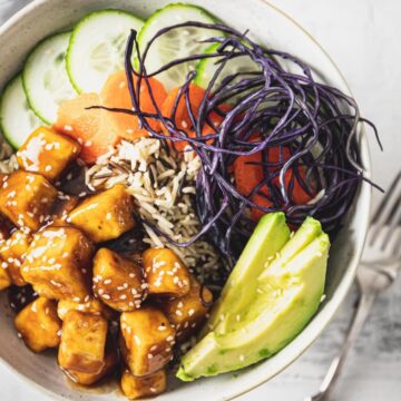 Sticky Sriracha Tofu Bowl